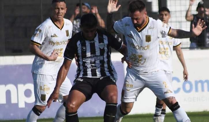 Estadio de Chaco con el objeto que frenó la derrota de Almirante