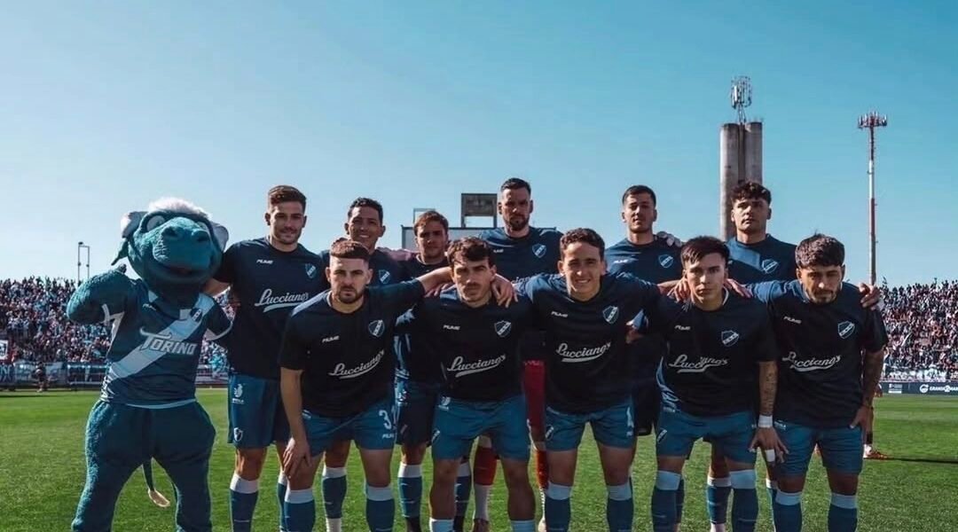 San Martín de Formosa celebra clasificación a semifinales en estadio local