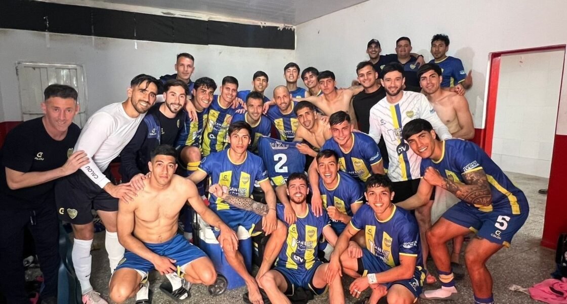 Juventud Unida celebra gol de Francisco Aman contra Costa Brava