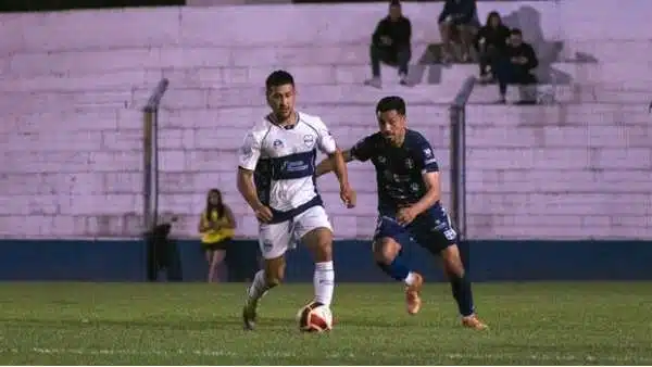 San Martín de Formosa celebra el gol de la victoria en el Estadio 9 de Julio