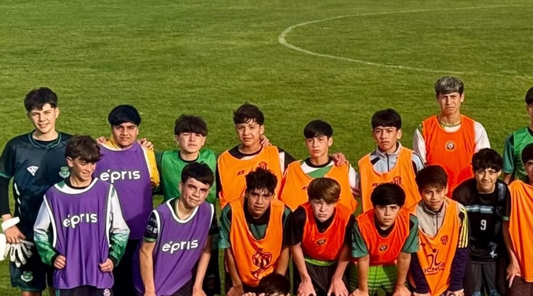 Fotografía del evento de Club Atlético Germinal con jóvenes talentos durante las evaluaciones en Rawson